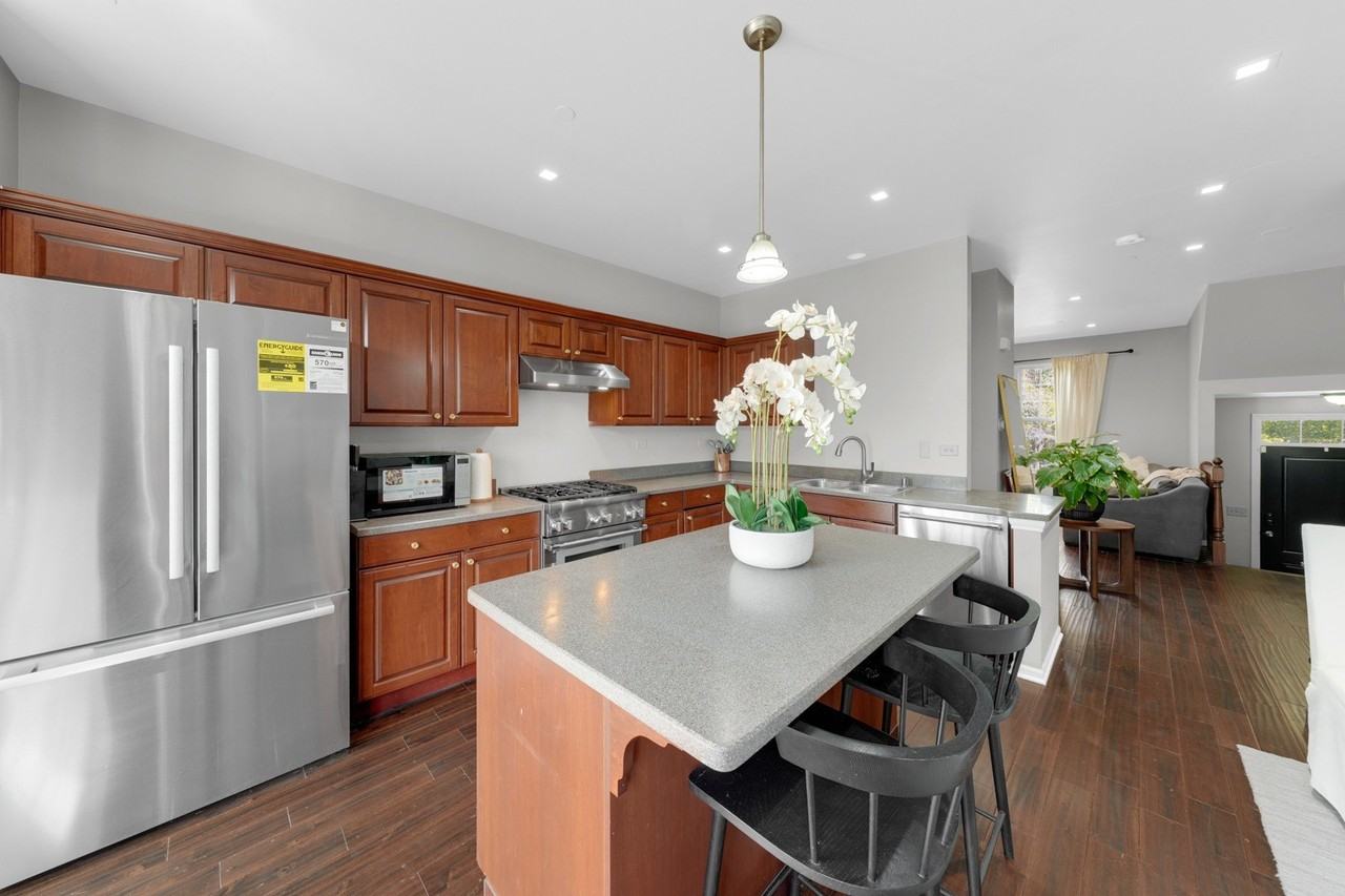 2537 Waterbury Ln - Photo 6 of 27