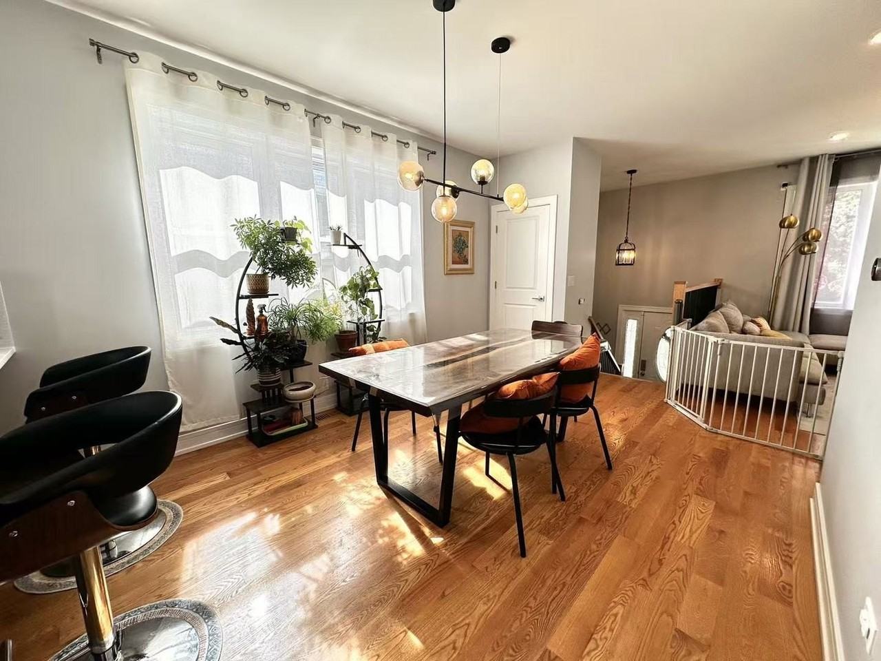 2839 N Rutherford Ave - Photo 7 of 29