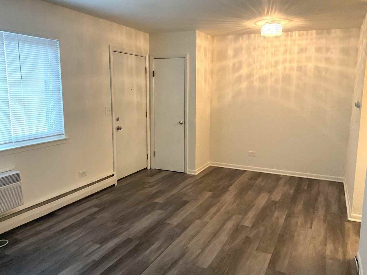 627 S Blanchard St #B4 - Photo 2 of 9