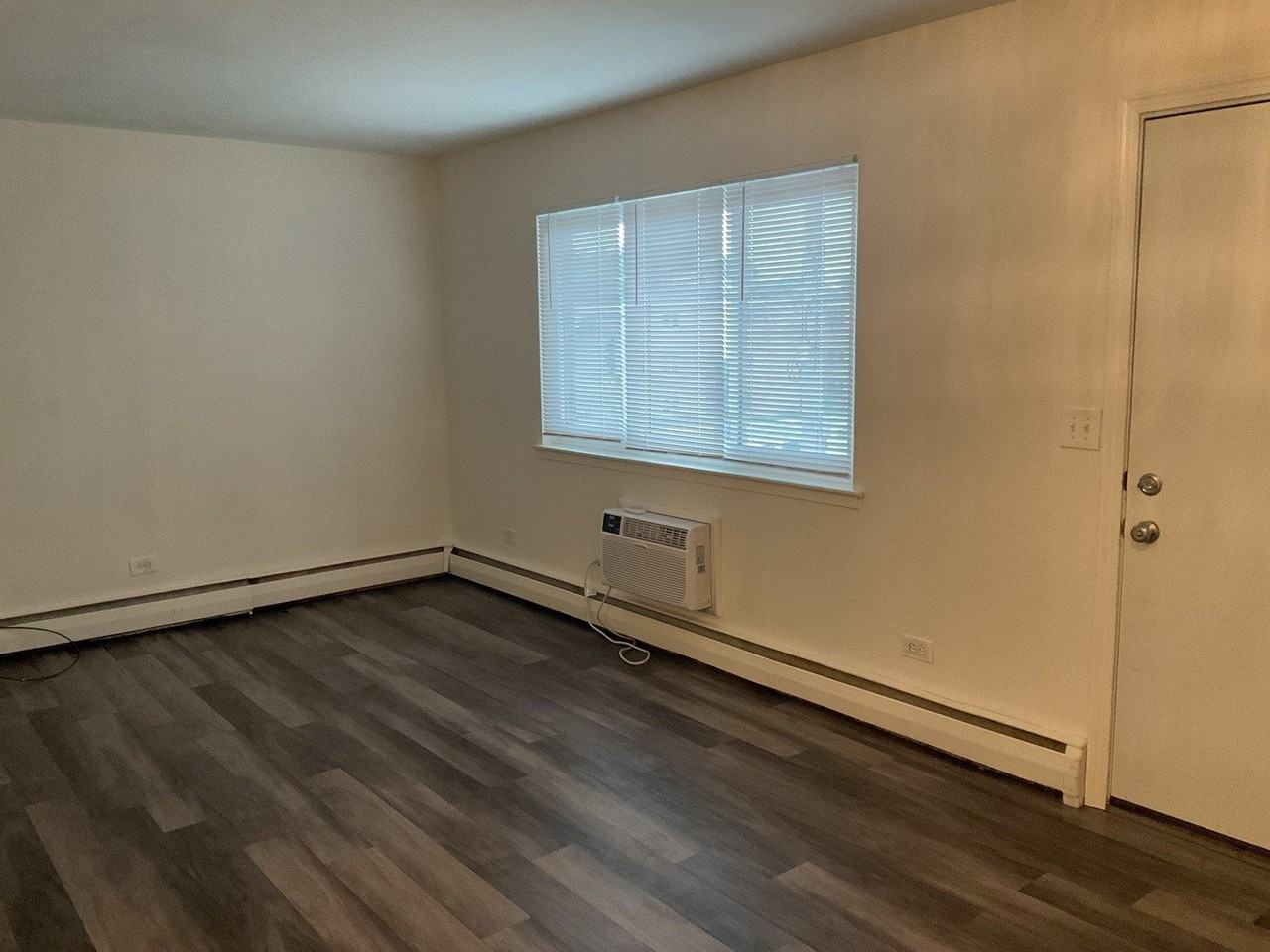 627 S Blanchard St #B4 - Photo 3 of 9