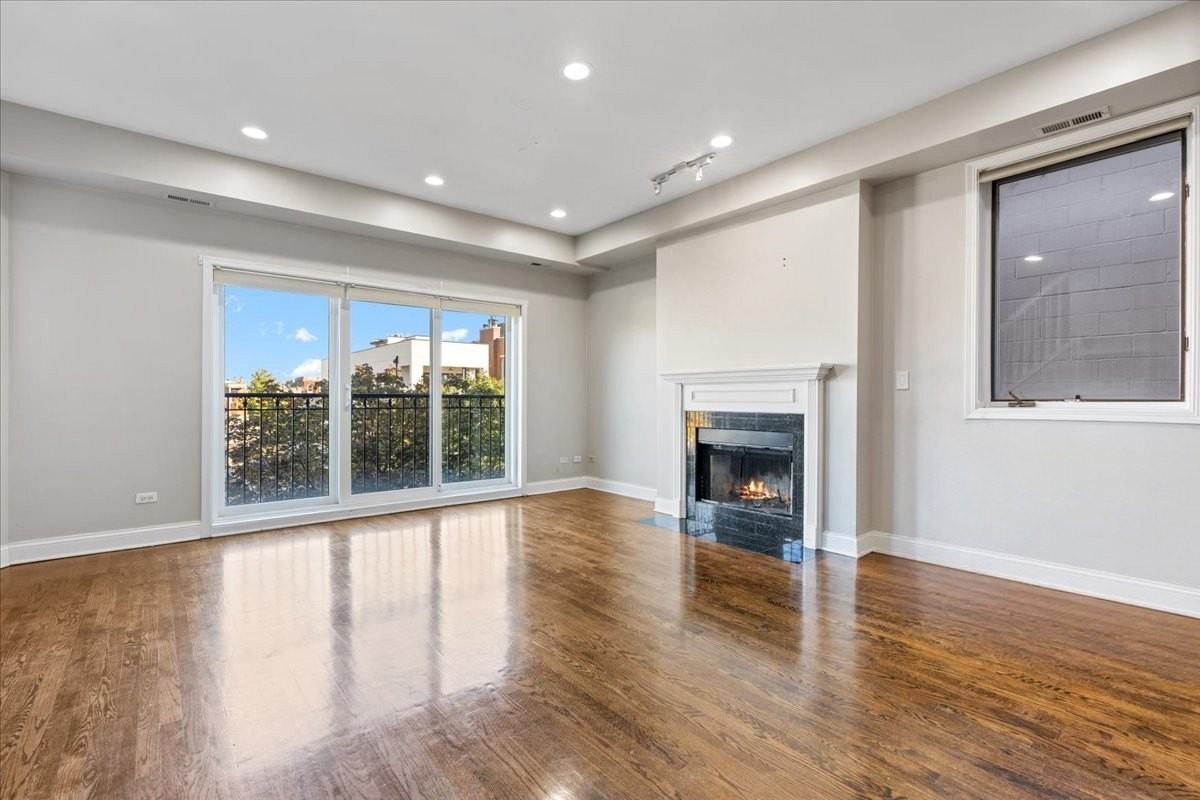 1369 W Hubbard St #3E - Photo 2 of 24