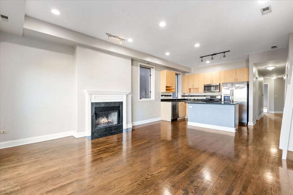 1369 W Hubbard St #3E - Photo 3 of 24