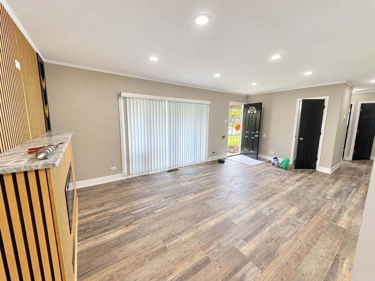 204 Shabbona Dr - Photo 3 of 17