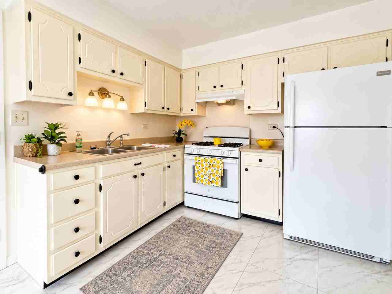 1145 Arnold Ct #G - Photo 5 of 16
