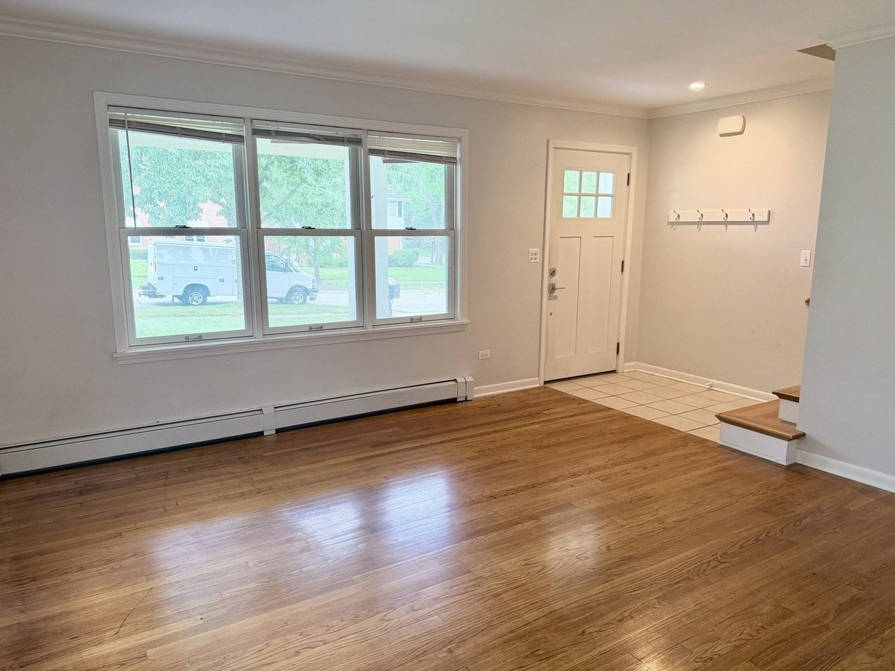 587 Ivy Ct - Photo 4 of 20