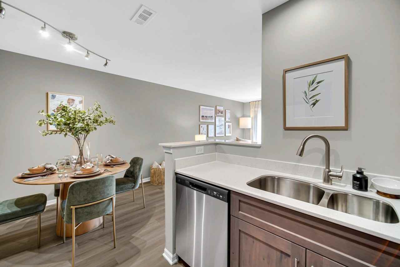 370 Haydn Ct #370 - Photo 6 of 30