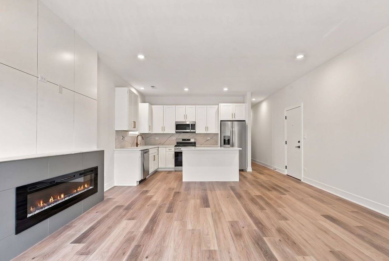 4605 S Prairie Ave #1 - Photo 5 of 30