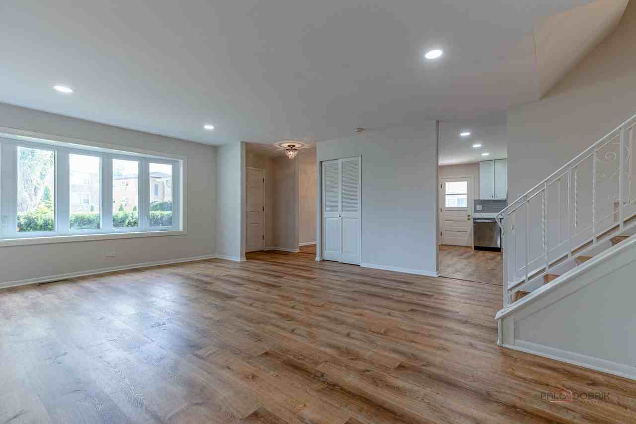 70 Dover Dr - Photo 3 of 26
