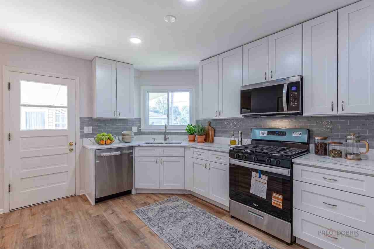 70 Dover Dr - Photo 5 of 26