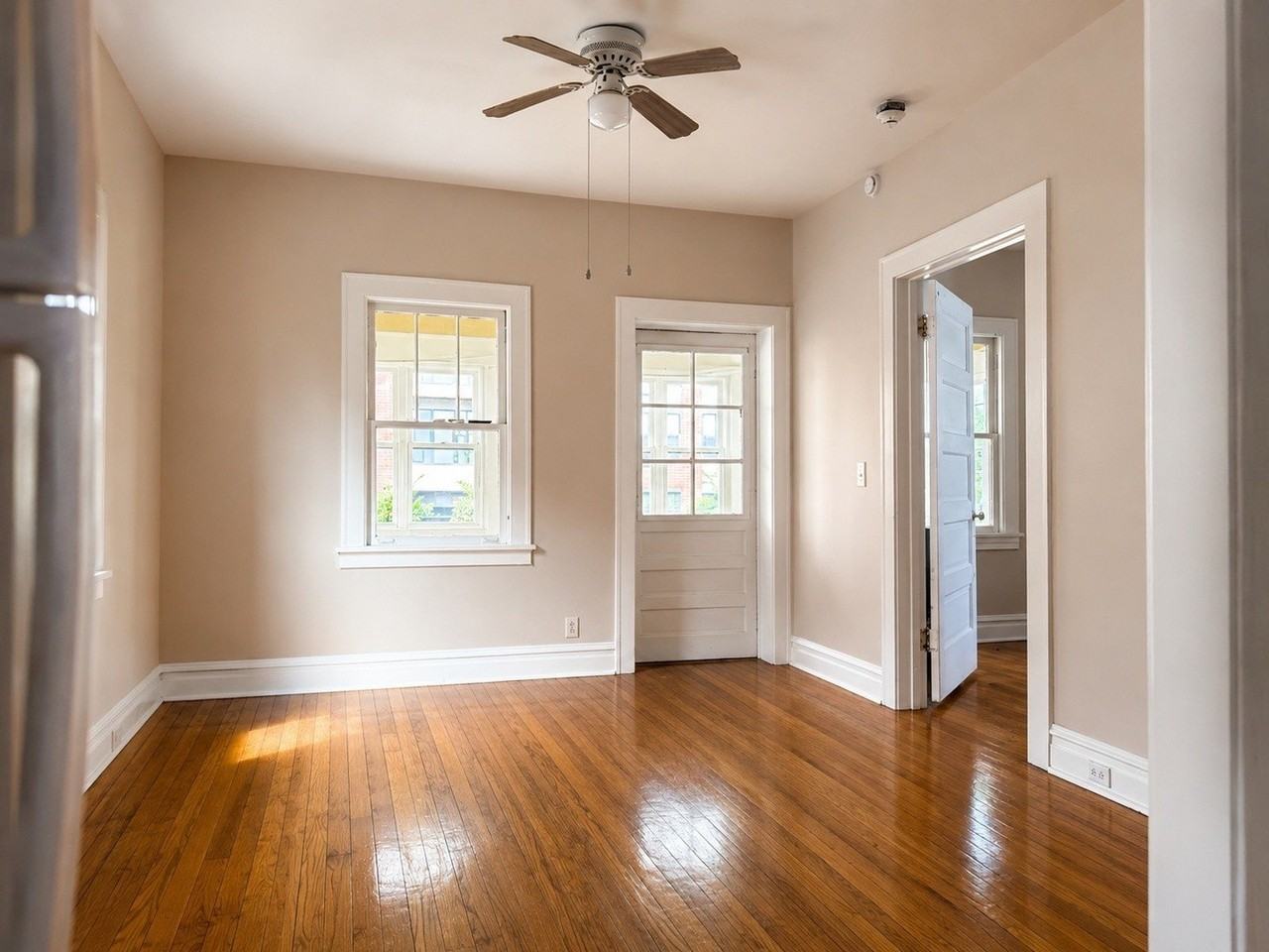 1907 2nd St #200 - Photo 5 of 12