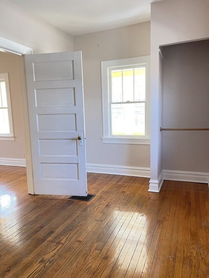 1907 2nd St #200 - Photo 7 of 12