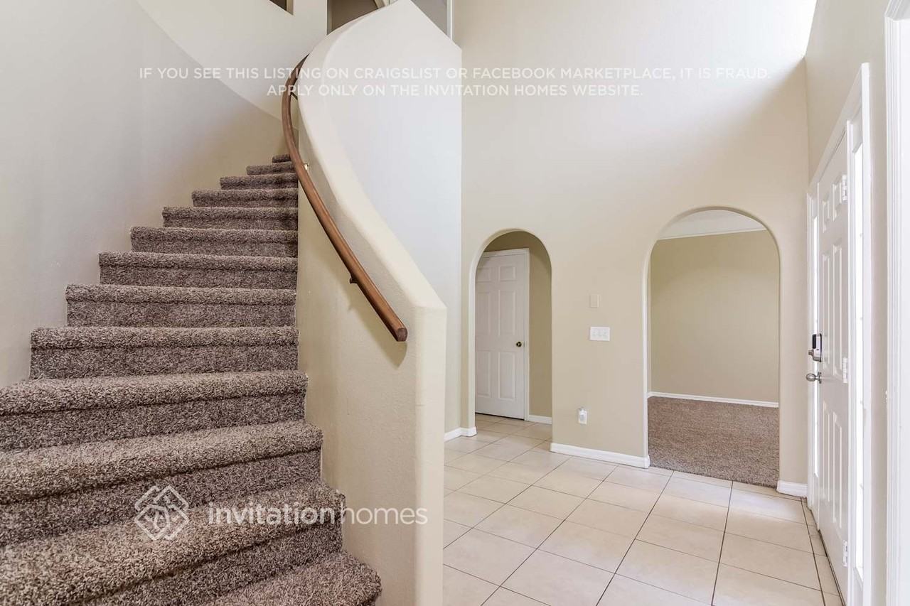 18308 Elmhurst Ln - Photo 3 of 19