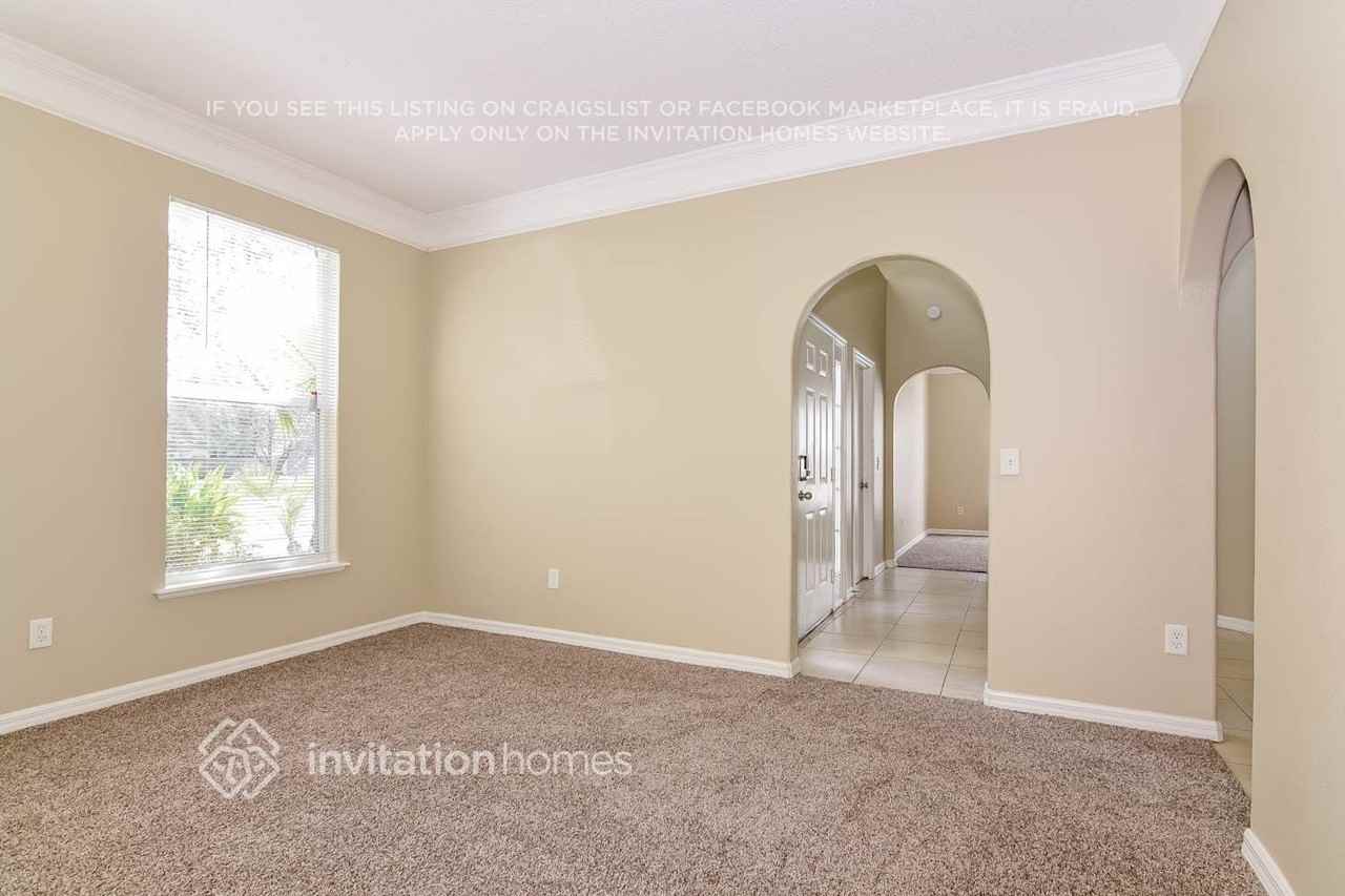18308 Elmhurst Ln - Photo 4 of 19