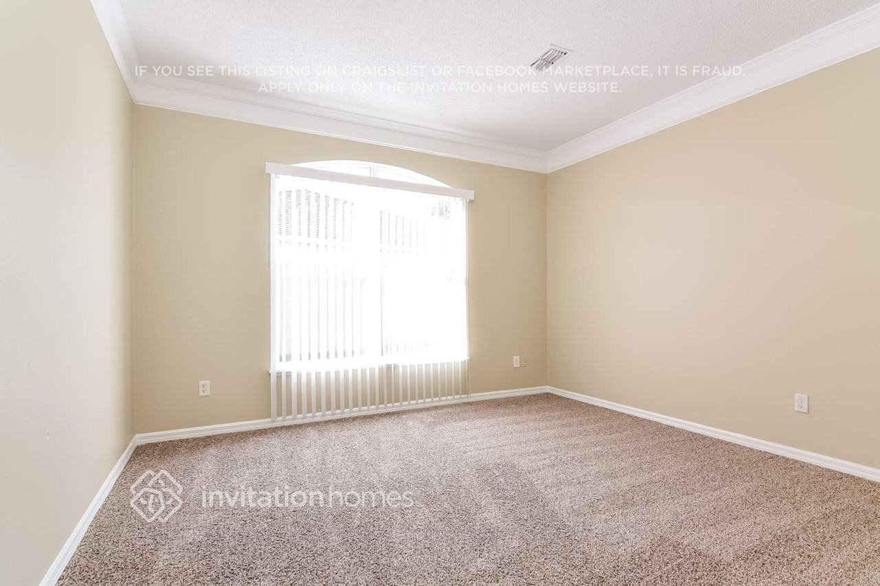 18308 Elmhurst Ln - Photo 5 of 19