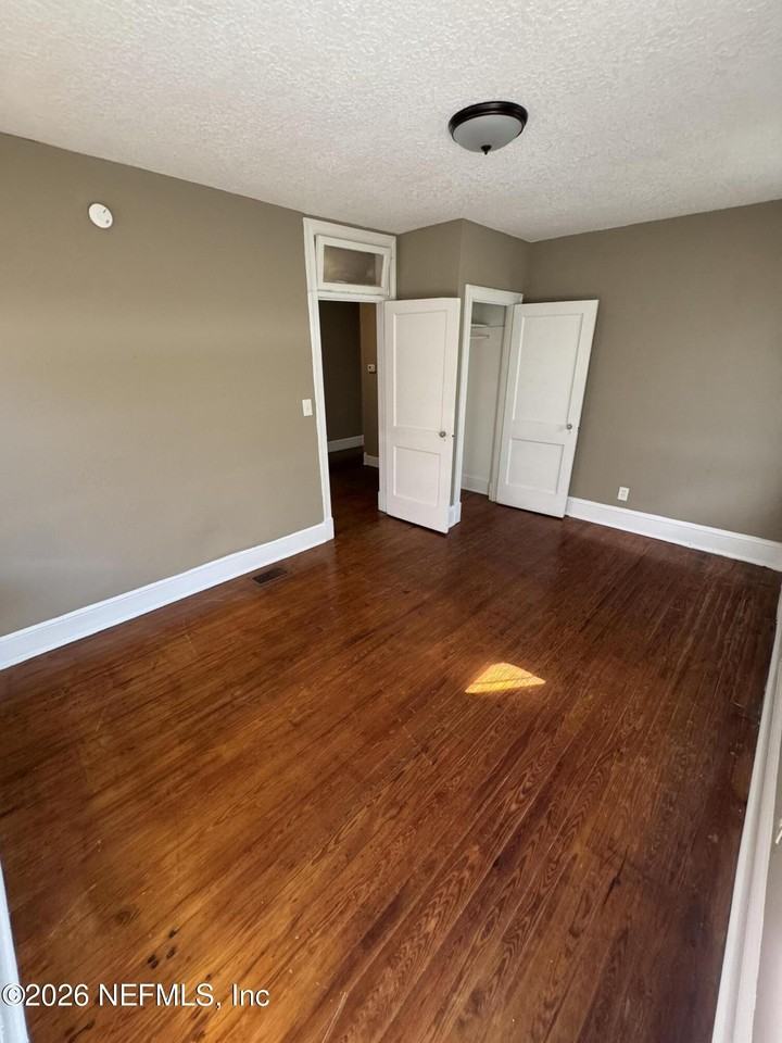 2799 Selma St - Photo 3 of 20