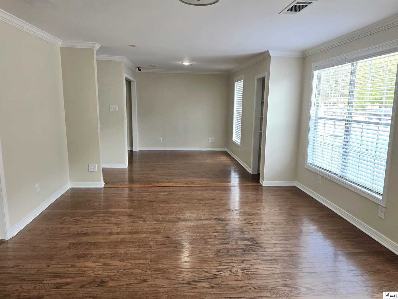 905 Warren Dr - Photo 5 of 11