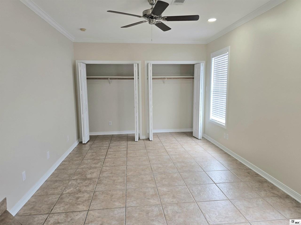 905 Warren Dr - Photo 7 of 11