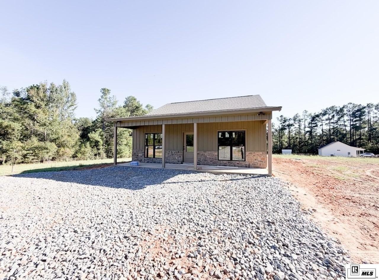 1226 Brownlee Rd - Photo 2 of 3