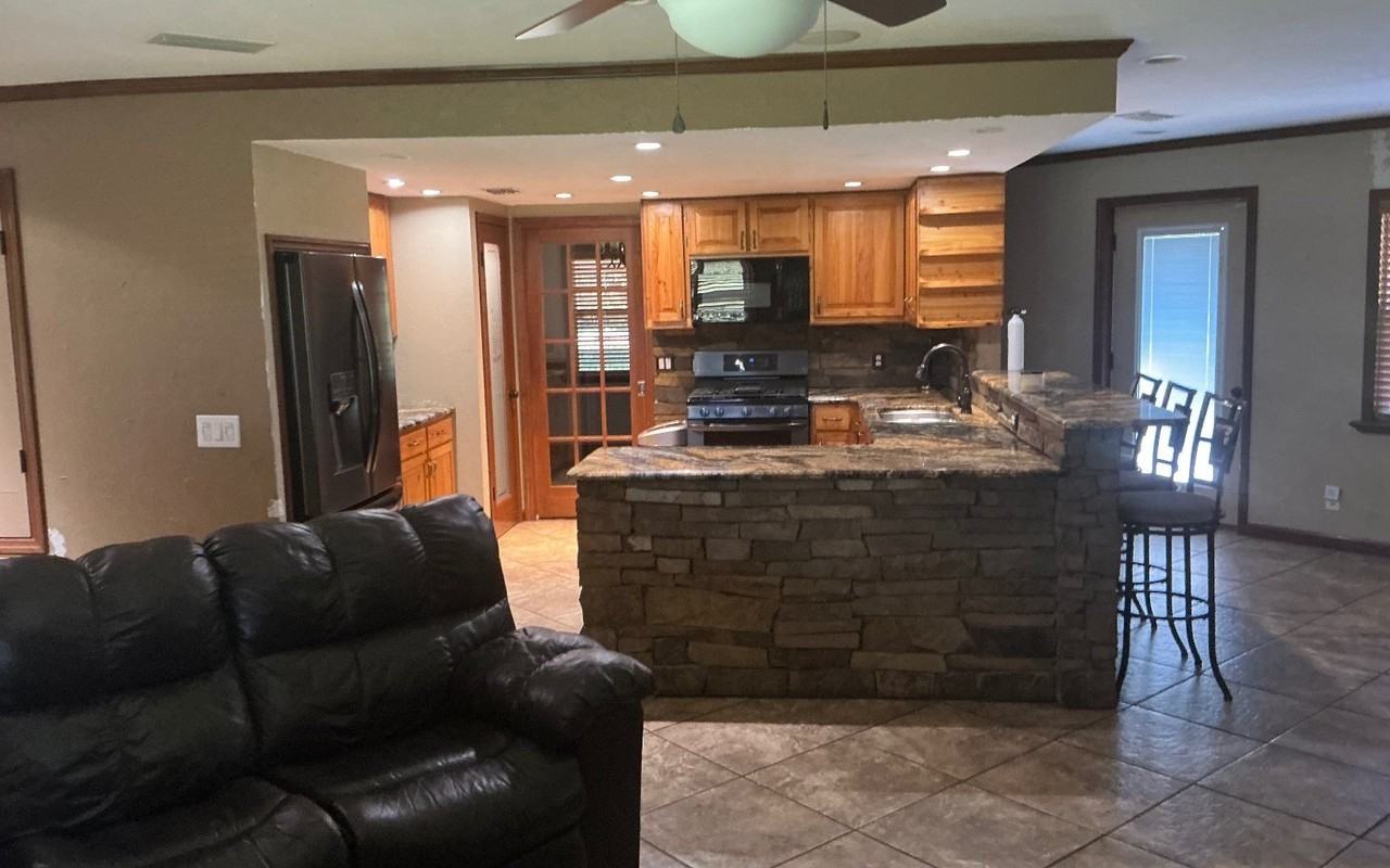 559 Nw Carefree Ct - Photo 3 of 13