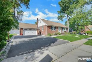 430 Bender Ave - Photo 1 of 1