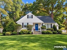 featured image of 160 Spring Valley Rd