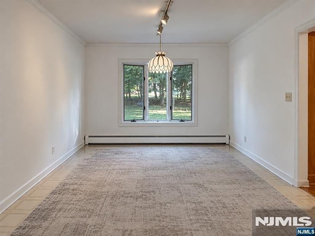 160 Spring Valley Rd - Photo 4 of 9