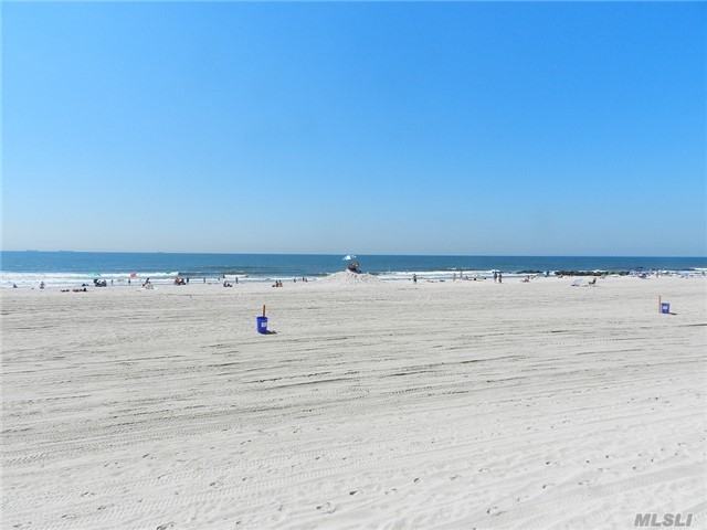 54 Mohawk Ave - Photo 2 of 7