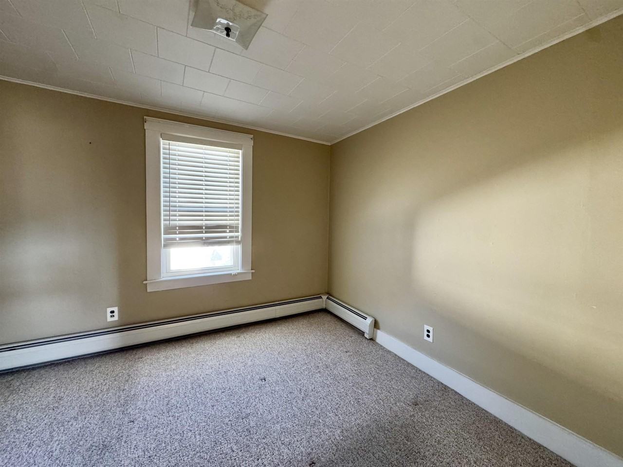 139 Main St - Photo 3 of 21
