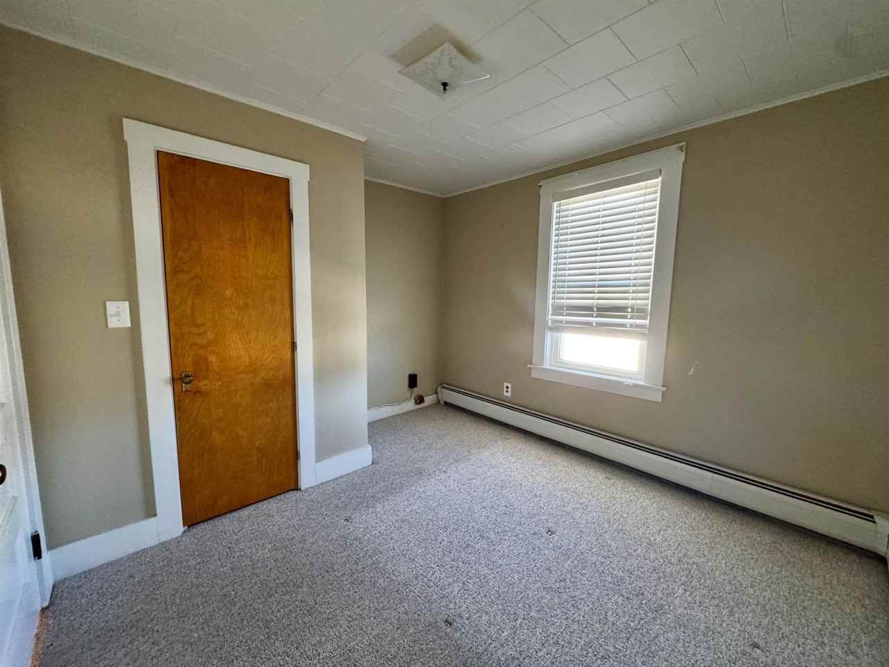 139 Main St - Photo 4 of 21
