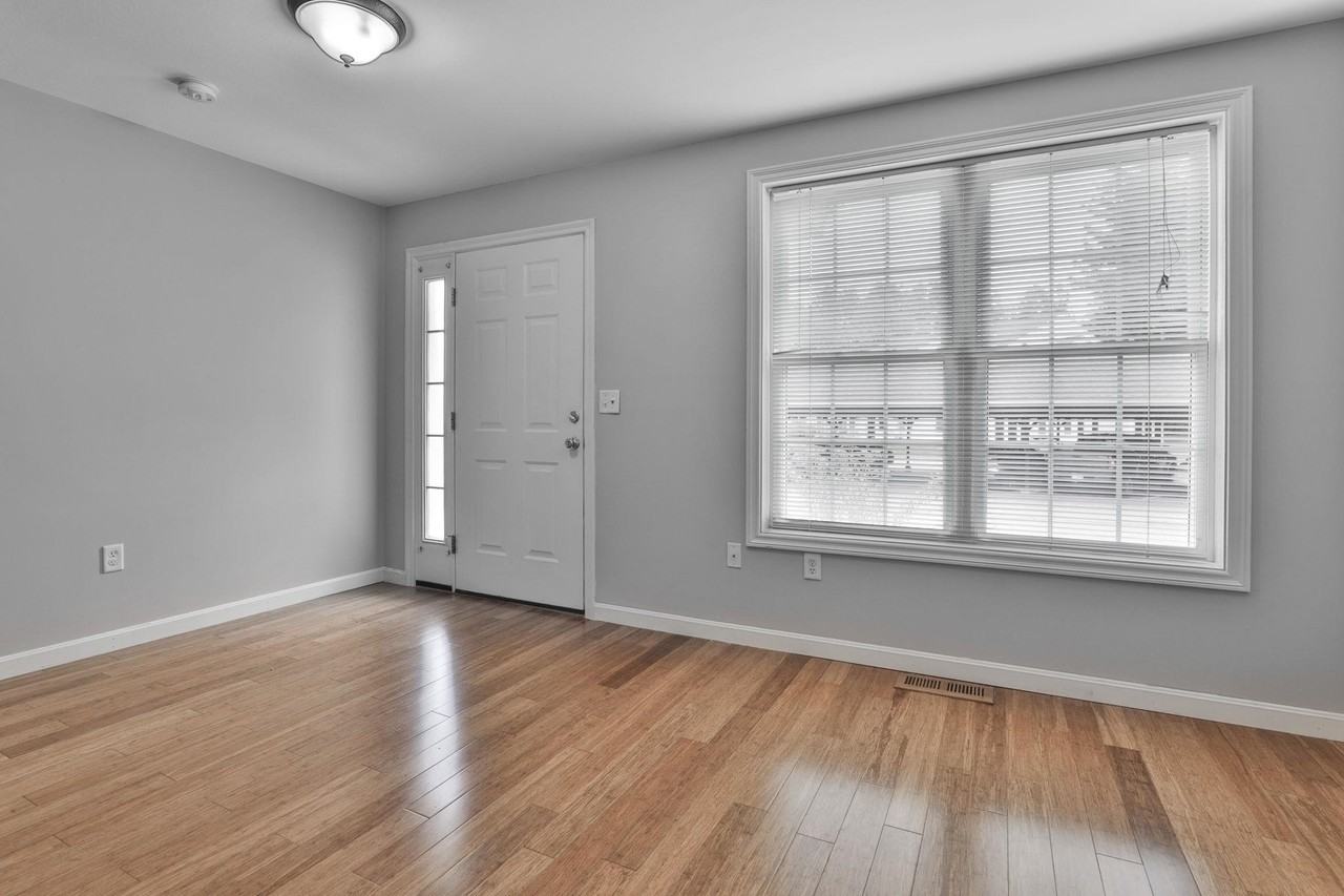 50 Barrington Ave #502 - Photo 2 of 29