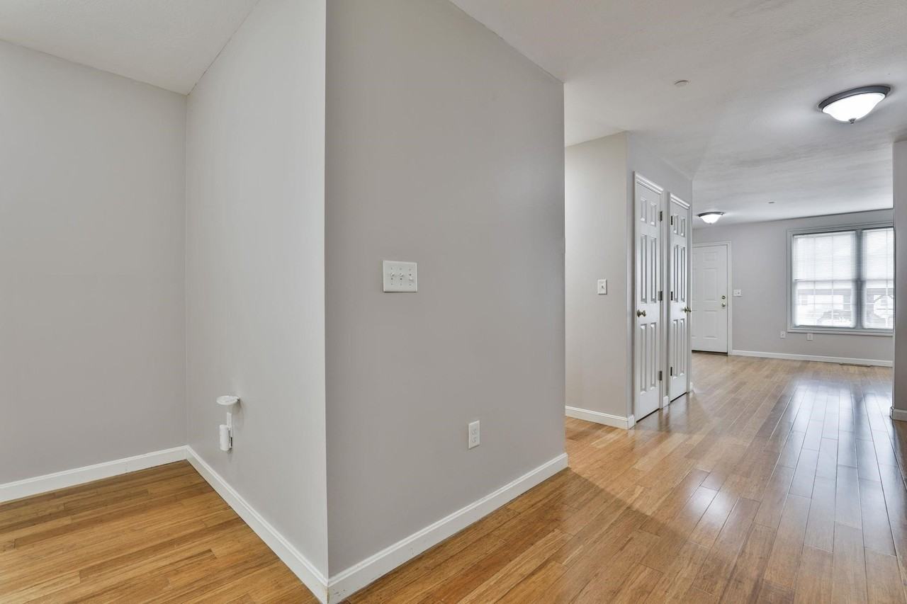 50 Barrington Ave #502 - Photo 3 of 29