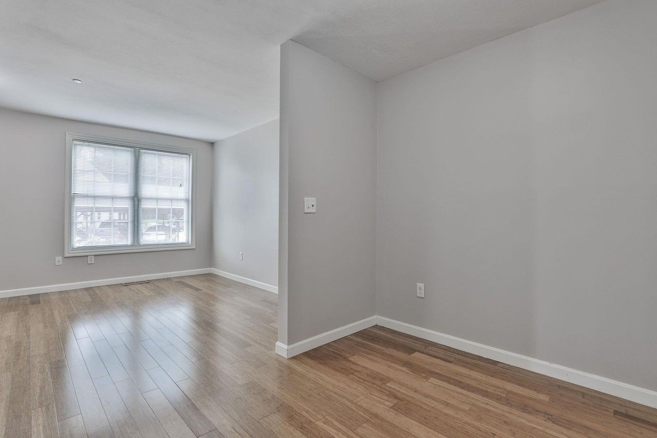 50 Barrington Ave #502 - Photo 5 of 29