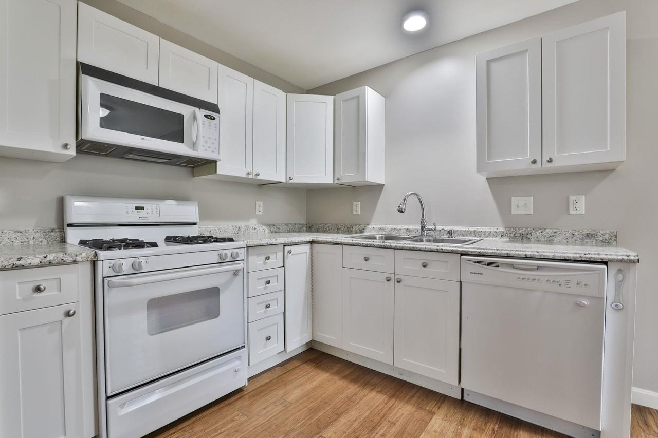 50 Barrington Ave #502 - Photo 7 of 29