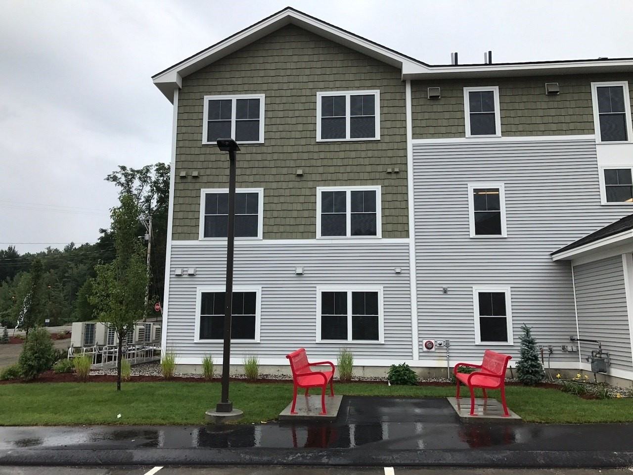 52 E Ridge Dr #303 - Photo 4 of 40