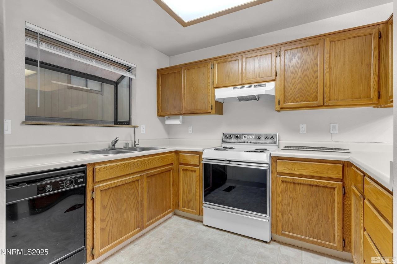 4985 W 7th St #11 - Photo 6 of 25