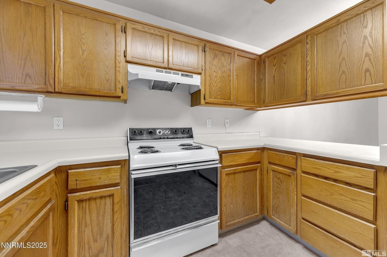 4985 W 7th St #11 - Photo 7 of 25
