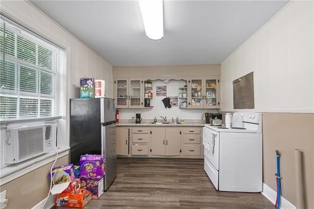 530 1/2 Avenue D - Photo 4 of 7
