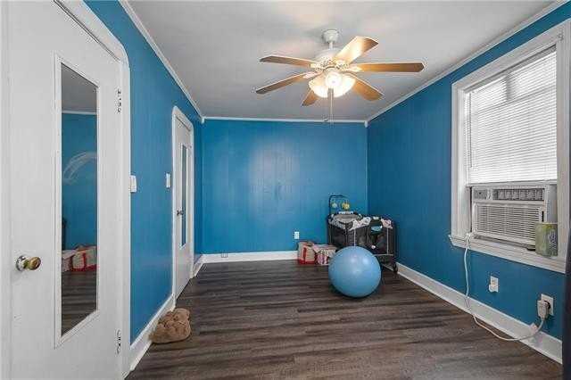 530 1/2 Avenue D - Photo 5 of 7