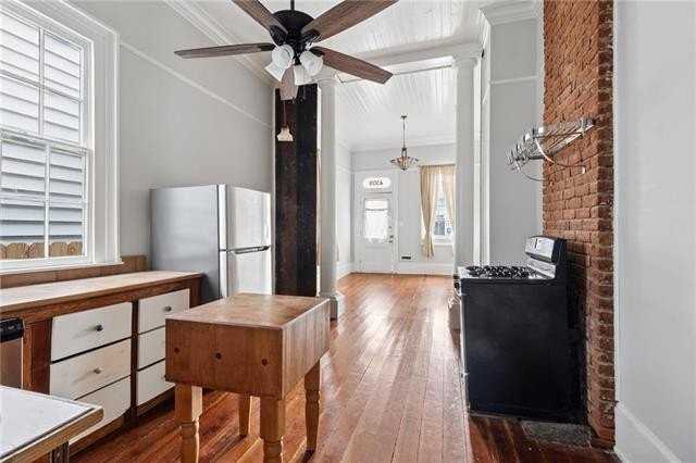 4309 Annunciation St - Photo 5 of 9