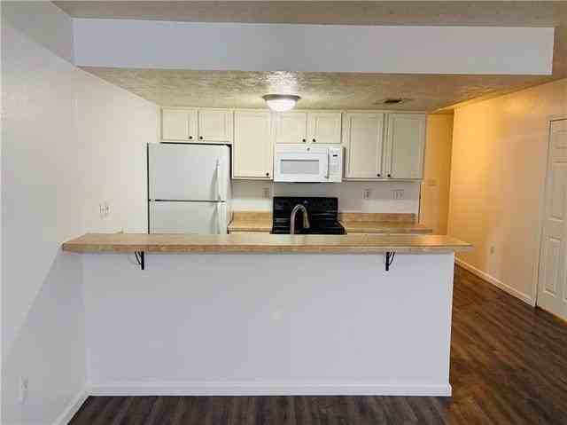 47024 Ligia Pl #B - Photo 3 of 11