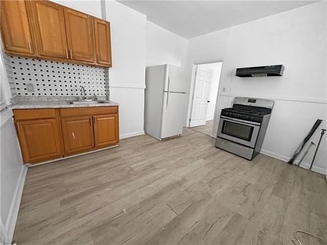 8611 Belfast St - Photo 5 of 9