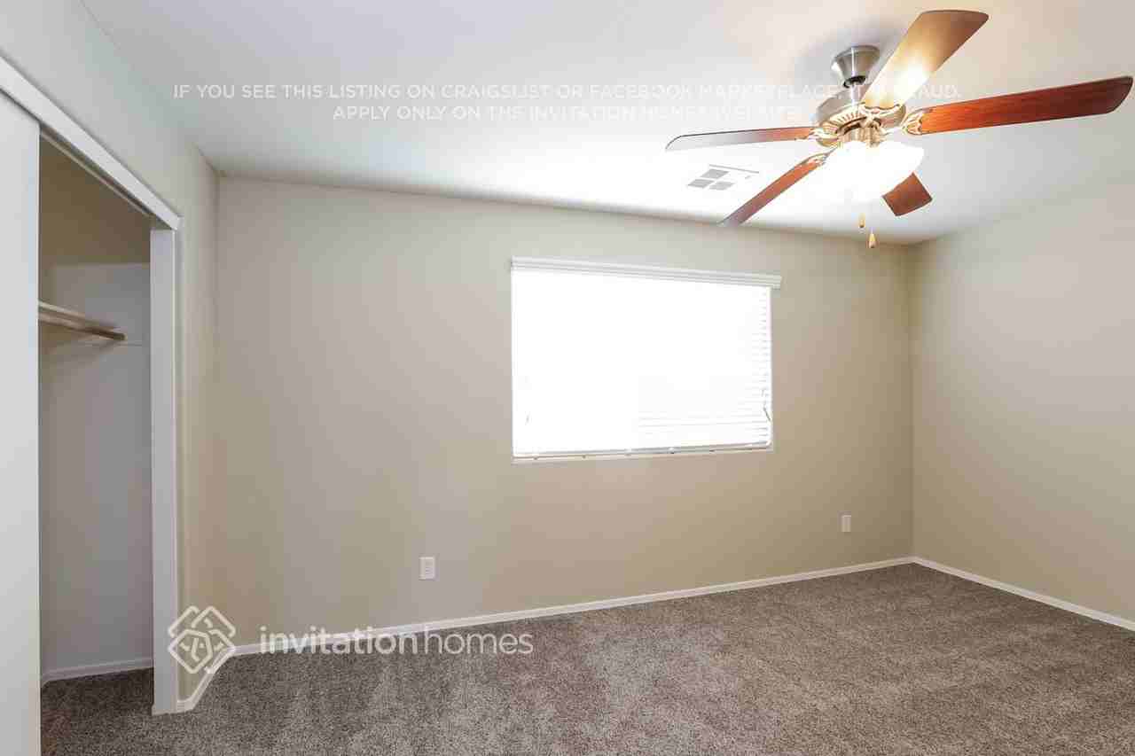 4601 W Park St - Photo 4 of 11