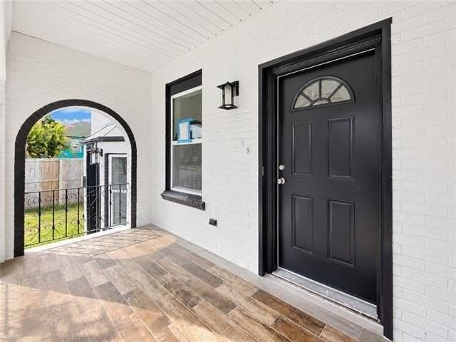 8602 Palm St - Photo 3 of 41