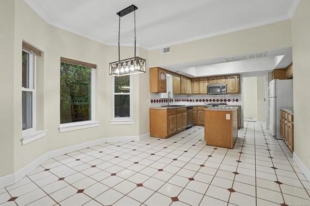 208 N Sweet Gum Ave - Photo 7 of 27