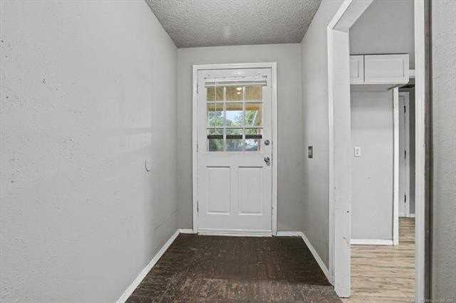 1305 N Aster Ave - Photo 4 of 28