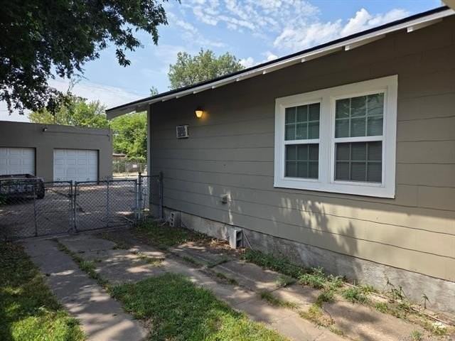 530 S Wheeling Ave - Photo 3 of 39