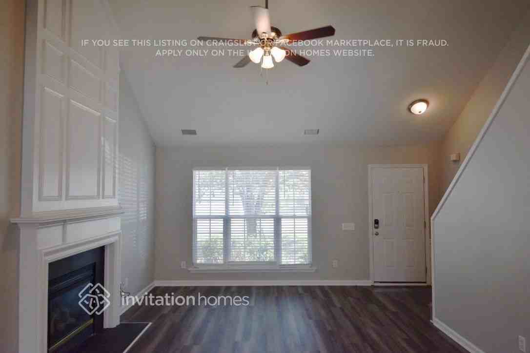 3123 Old Ironside Dr - Photo 2 of 10