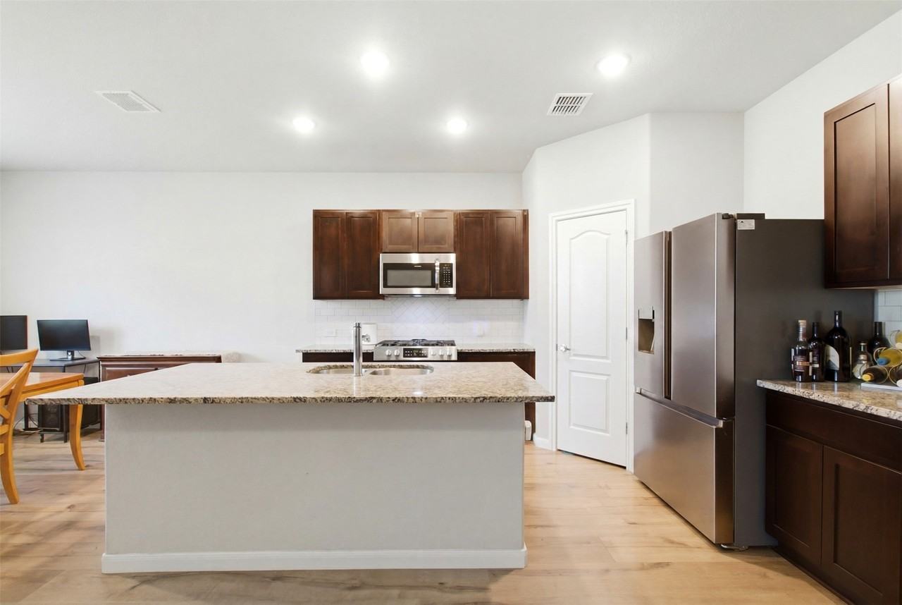 1136 Country Glen Dr - Photo 4 of 15