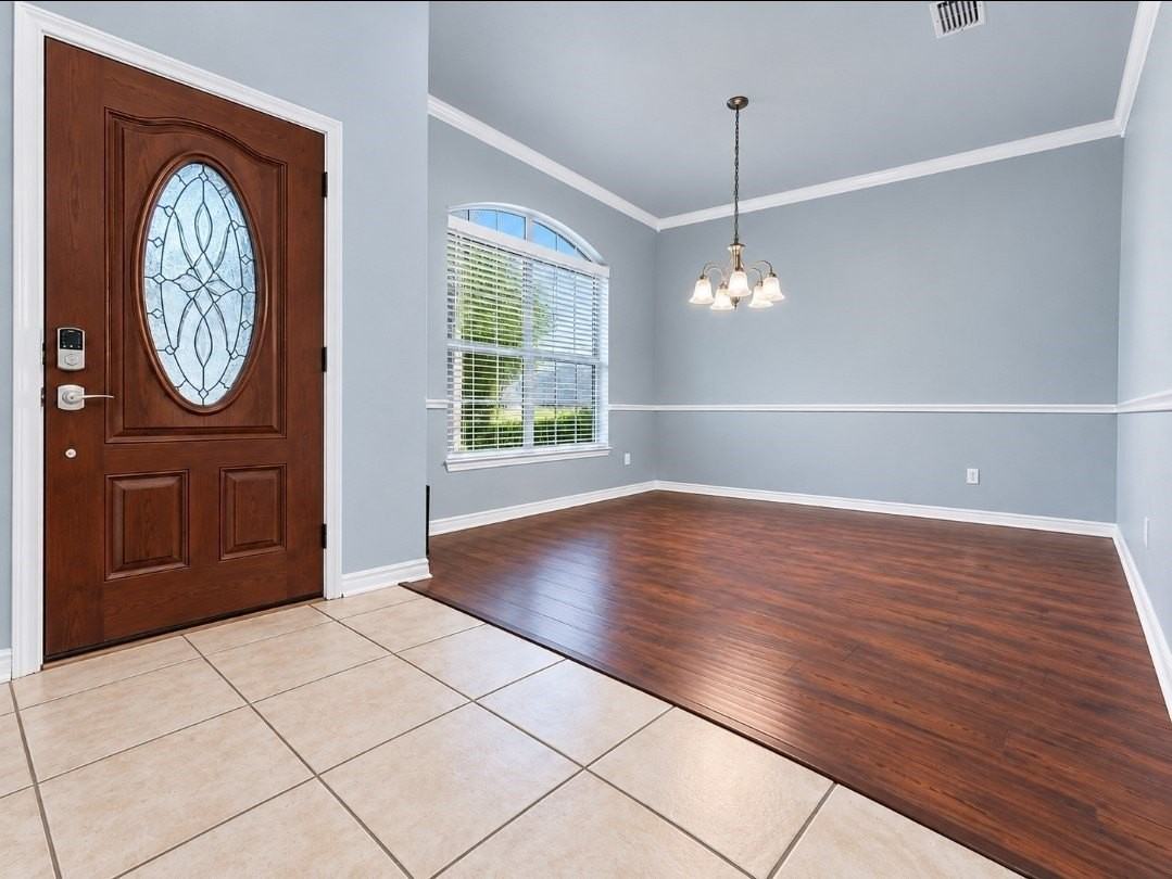 1024 Fair Oaks Dr - Photo 2 of 16