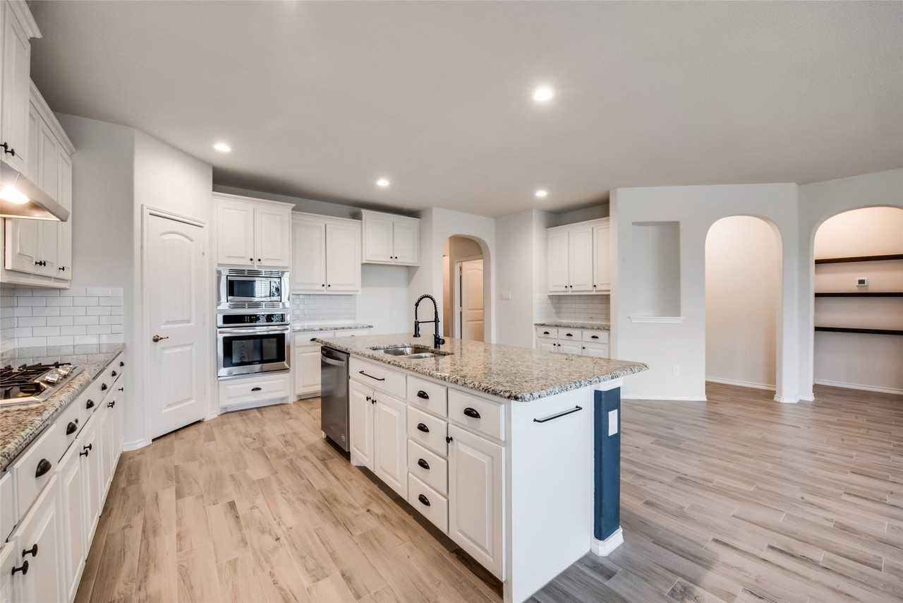 709 Falcon Rd - Photo 6 of 19